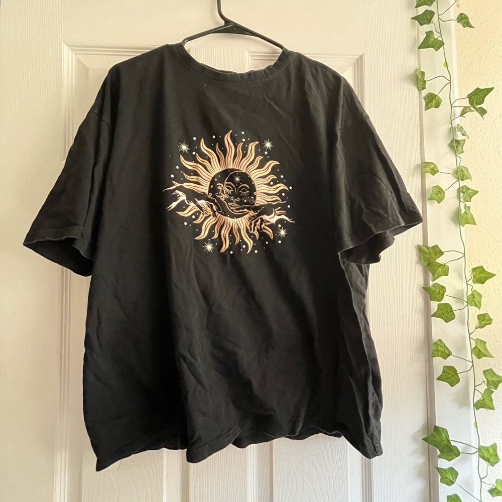 SHEIN- Large- Black Sun/moon t-shirt